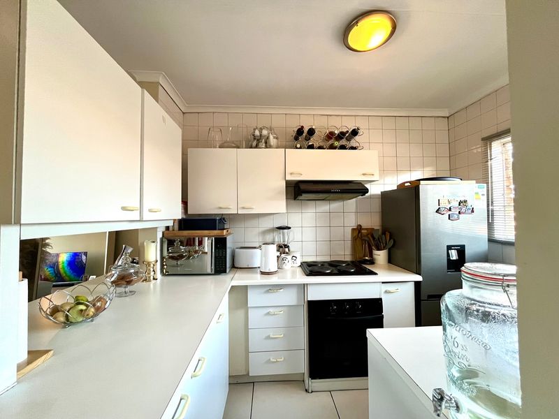 Apartment Pending Sale In Sandton - Photo 7