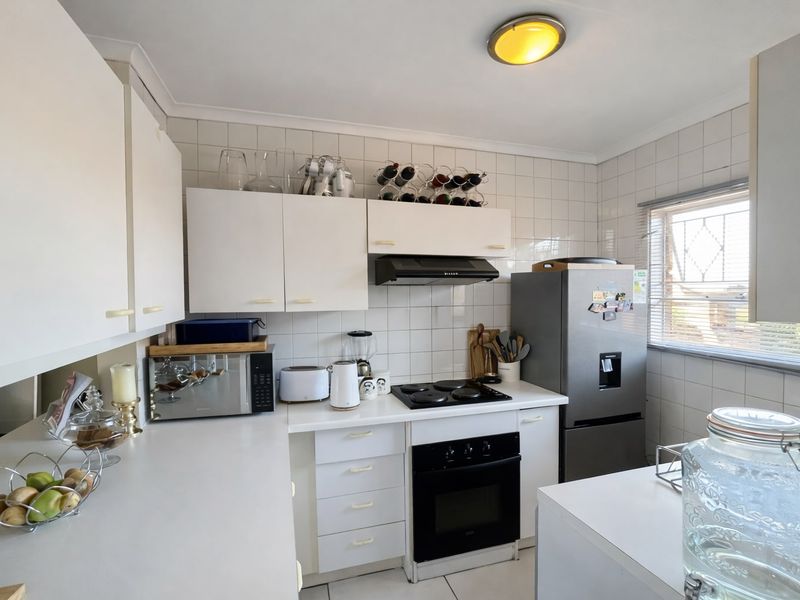 Apartment Pending Sale In Sandton - Photo 5