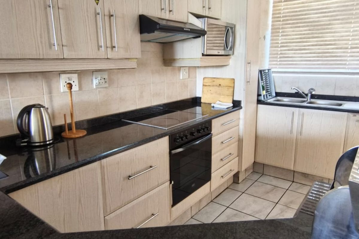 Apartment For Sale In Margate - Photo 4