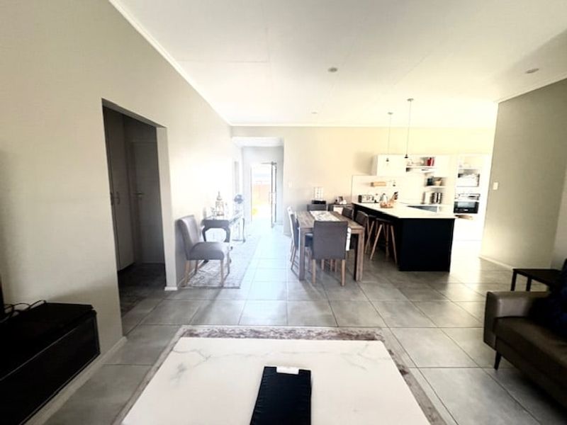 Townhouse For Sale In Midrand - Photo 9