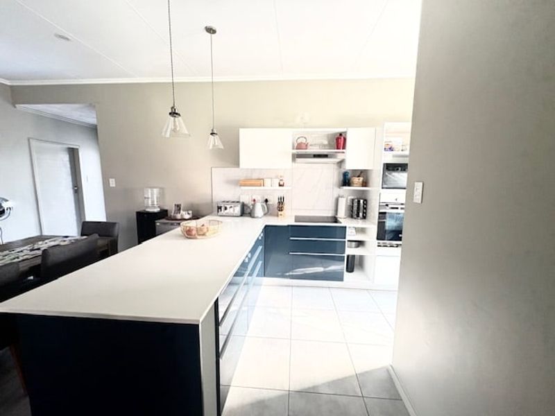 Townhouse For Sale In Midrand - Photo 4