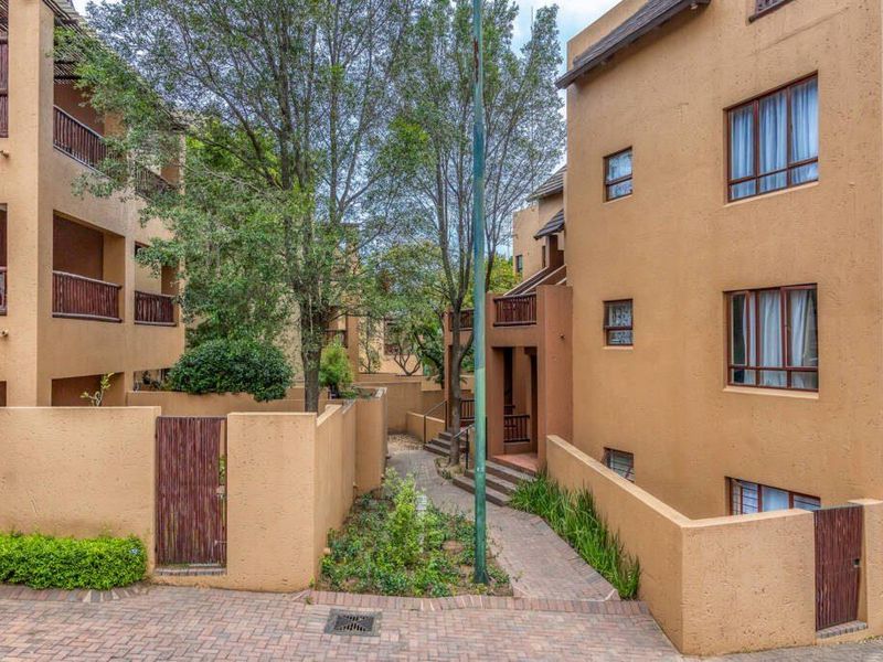 Apartment For Sale In Sandton - Photo 3