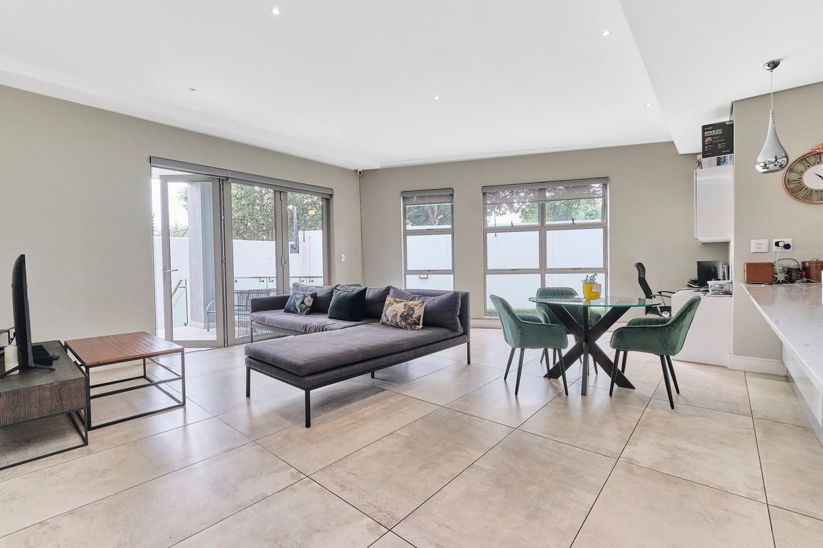 Apartment For Sale In Sandton - Photo 3