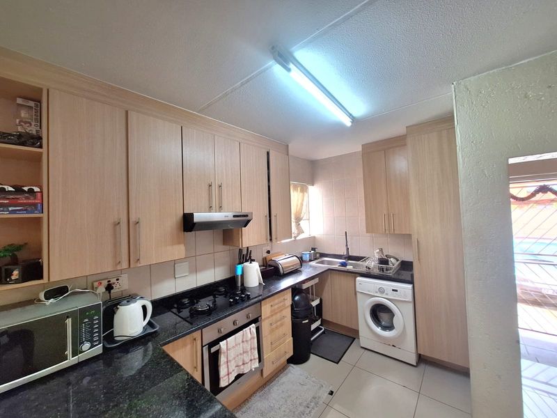 Townhouse For Sale In Midrand - Photo 6