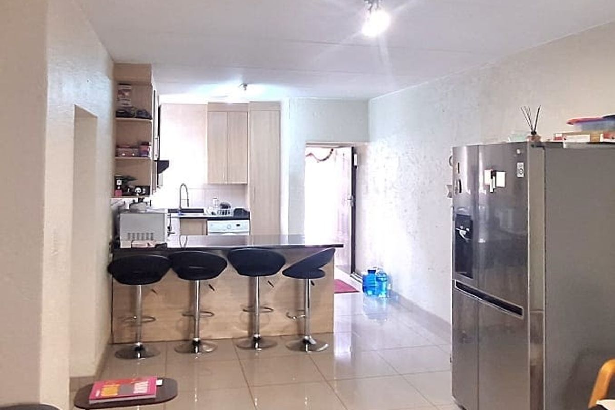 Townhouse For Sale In Midrand - Photo 2