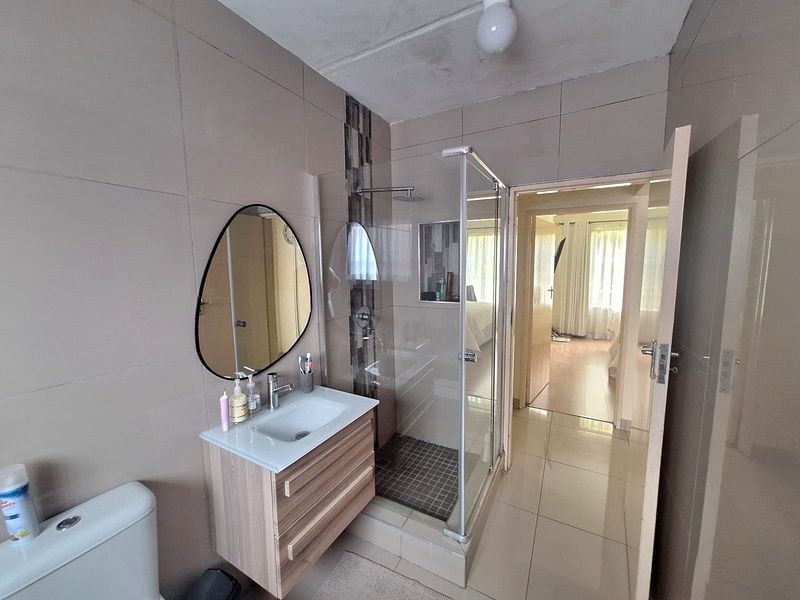 Townhouse For Sale In Midrand - Photo 10