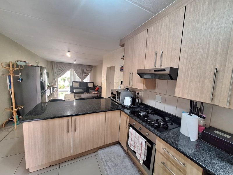 Townhouse For Sale In Midrand - Photo 5