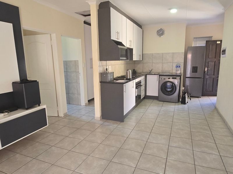 Apartment For Sale In Benoni - Photo 9
