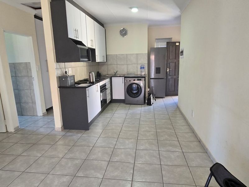 Apartment For Sale In Benoni - Photo 8