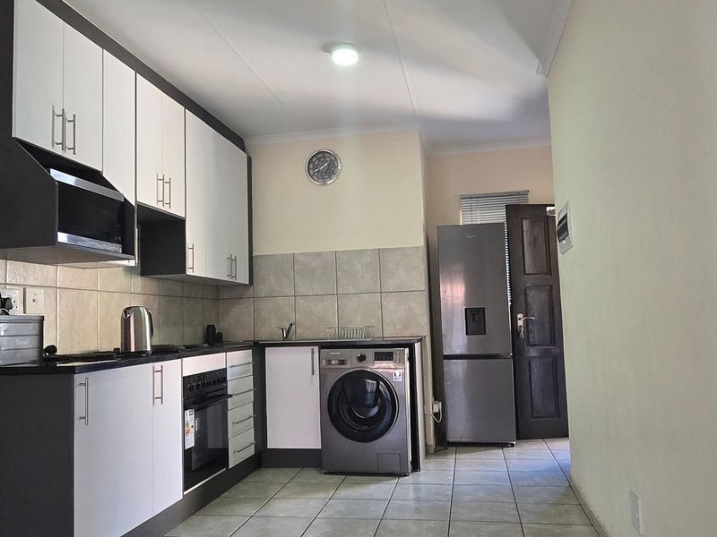 Apartment For Sale In Benoni - Photo 6