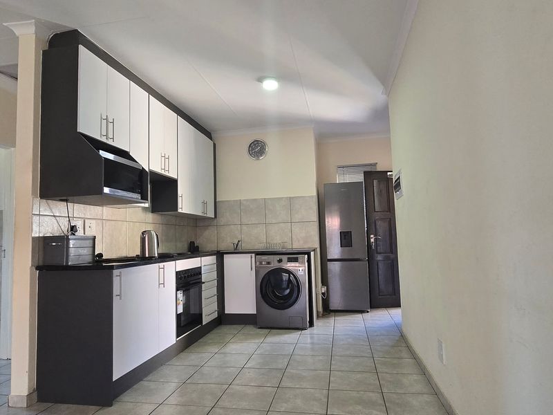 Apartment For Sale In Benoni - Photo 2