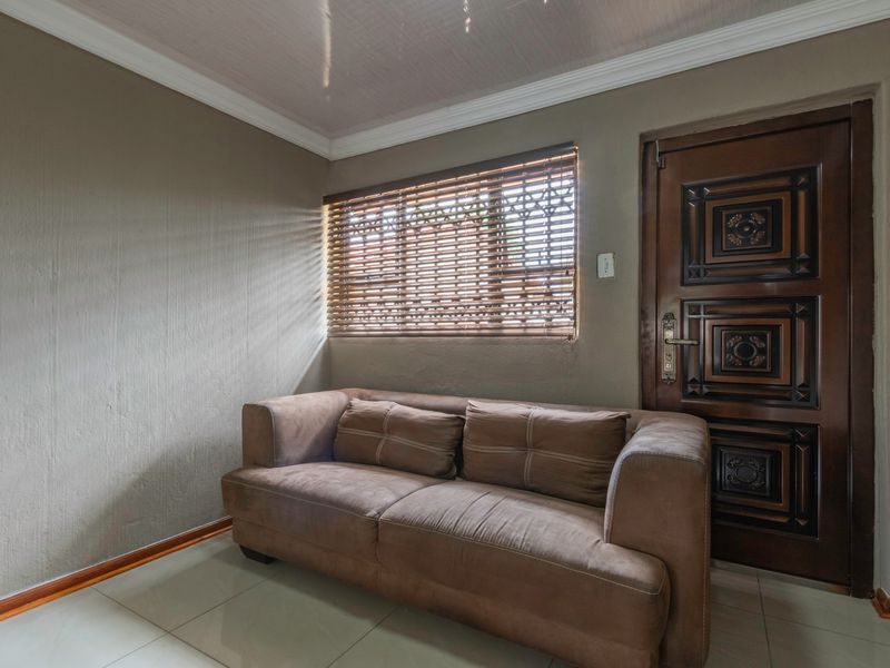 House For Sale In Benoni - Photo 7