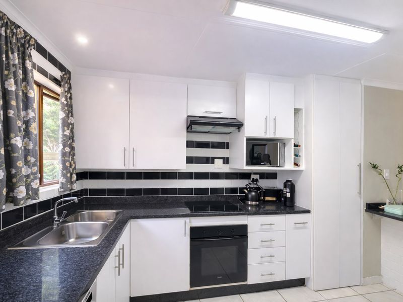 Apartment For Sale In Sandton - Photo 5