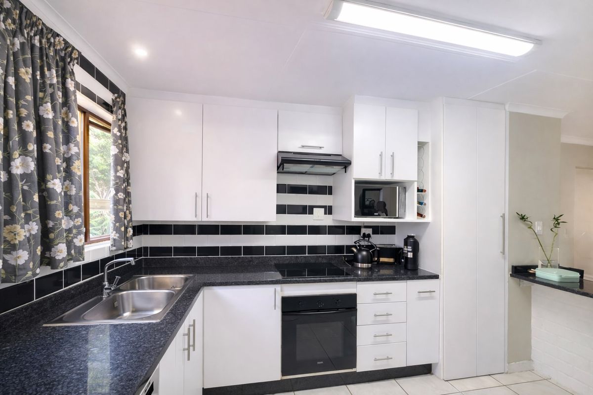 Apartment For Sale In Sandton - Photo 5