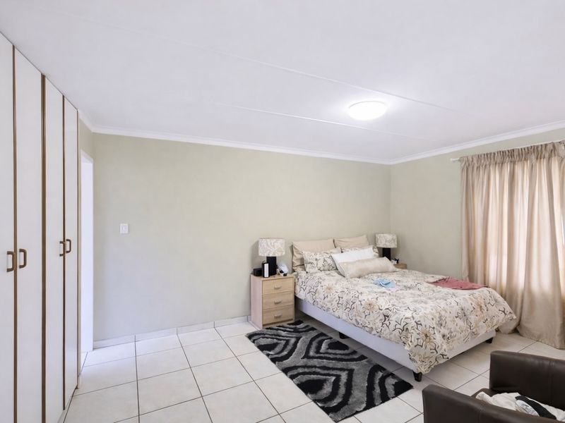 Apartment For Sale In Sandton - Photo 10