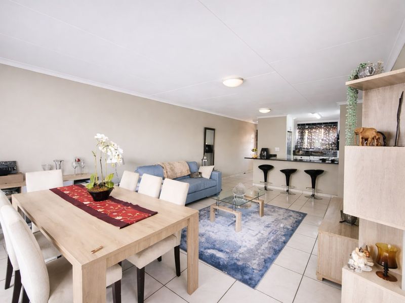 Apartment For Sale In Sandton - Photo 3