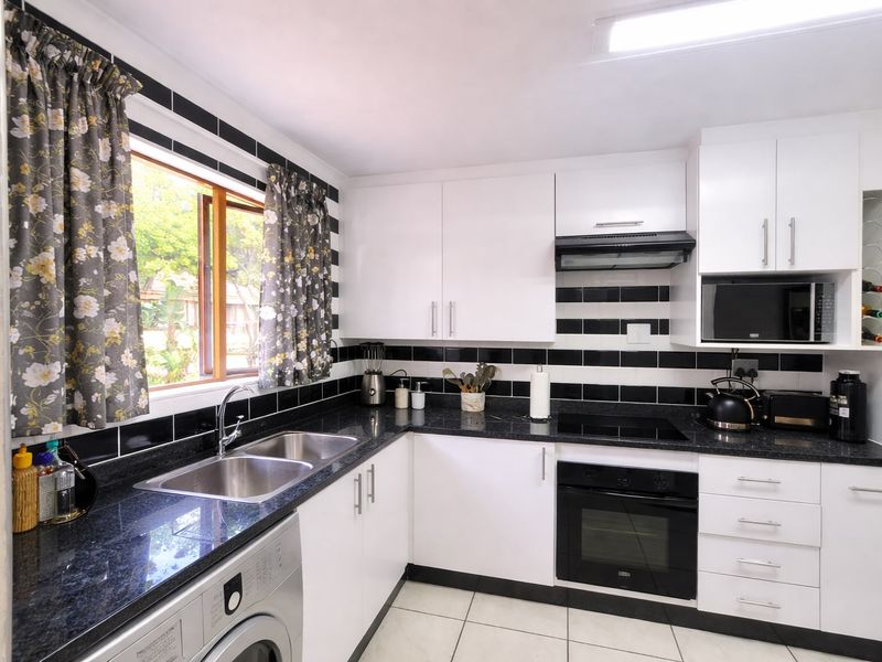 Apartment For Sale In Sandton - Photo 6