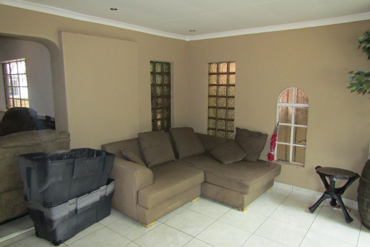 House For Sale In Johannesburg - Photo 5