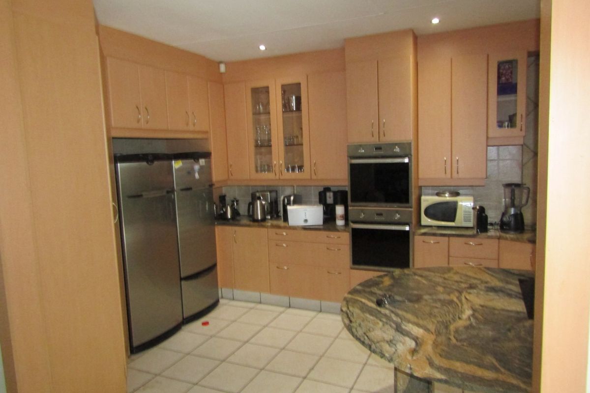 House For Sale In Johannesburg - Photo 2