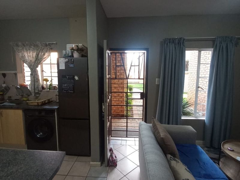 Townhouse Pending Sale In Pretoria - Photo 6