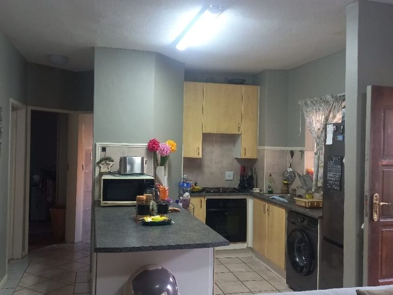 Townhouse Pending Sale In Pretoria - Photo 9