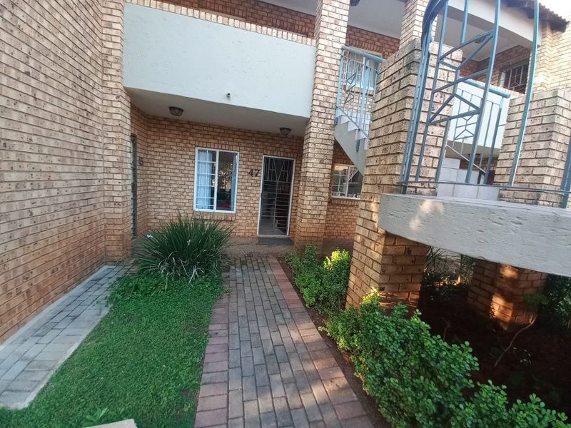 Townhouse Pending Sale In Pretoria - Photo 3
