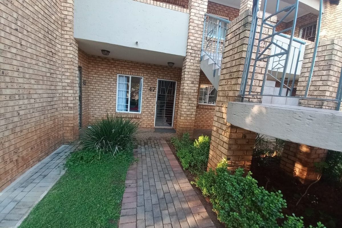 Townhouse Pending Sale In Pretoria - Photo 3