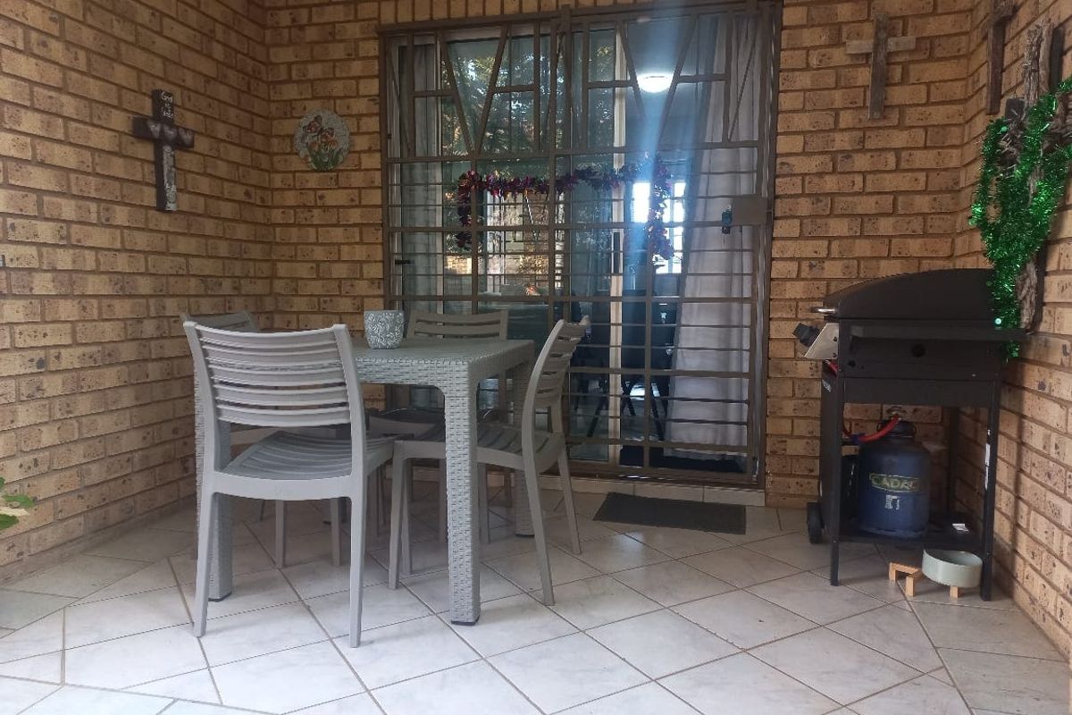 Townhouse Pending Sale In Pretoria - Photo 4
