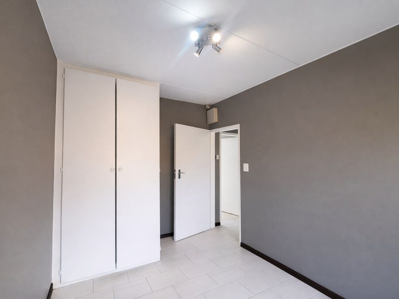Apartment Pending Sale In Sandton - Photo 10