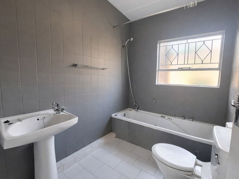 Apartment Pending Sale In Sandton - Photo 9