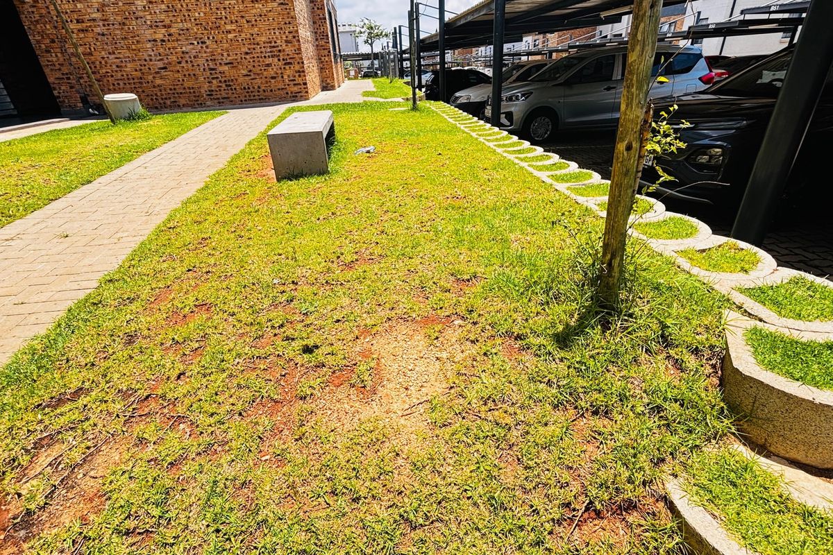 Apartment For Sale In Midrand - Photo 2
