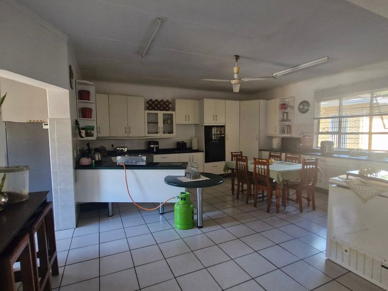 House Pending Sale In Trafalgar - Photo 9