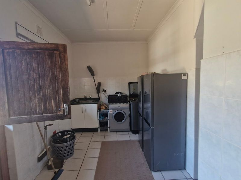 House Pending Sale In Trafalgar - Photo 8