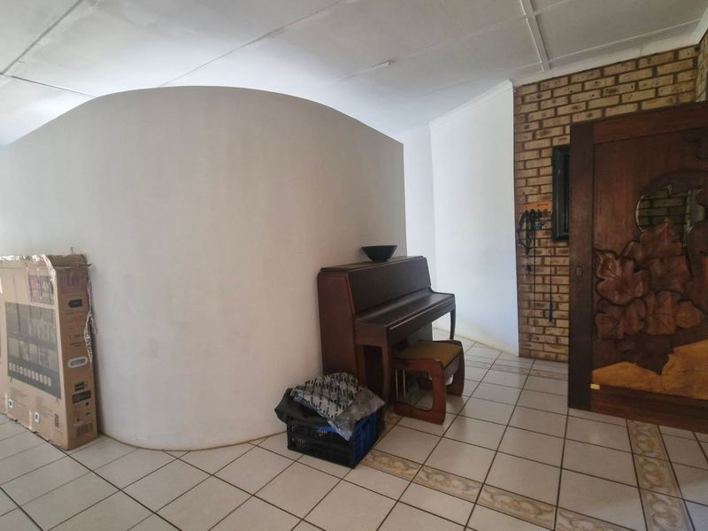 House Pending Sale In Trafalgar - Photo 6