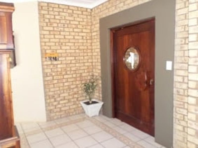 House Pending Sale In Trafalgar - Photo 3
