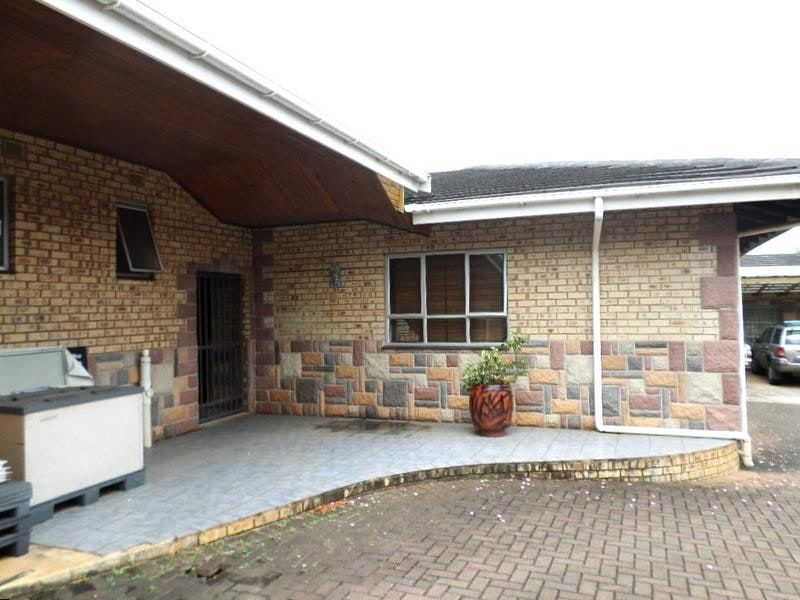 House Pending Sale In Trafalgar - Photo 1