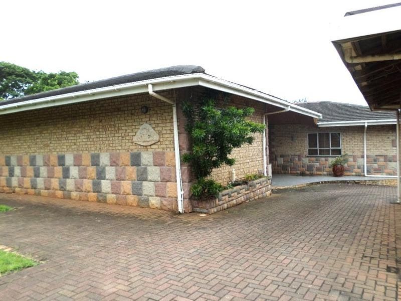 House Pending Sale In Trafalgar - Photo 2