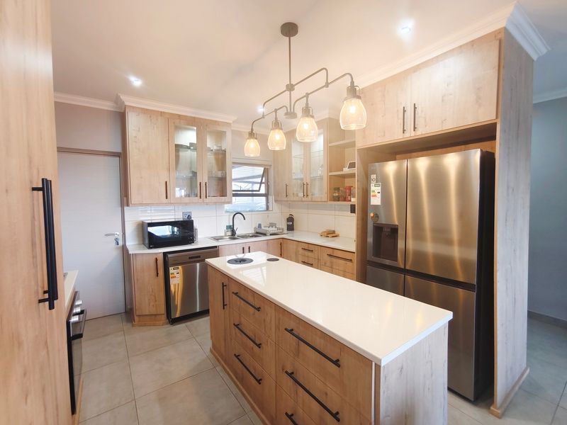 Townhouse For Sale In Bloemfontein - Photo 8