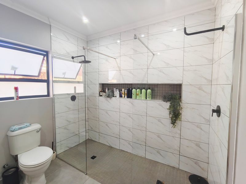 Townhouse For Sale In Bloemfontein - Photo 5