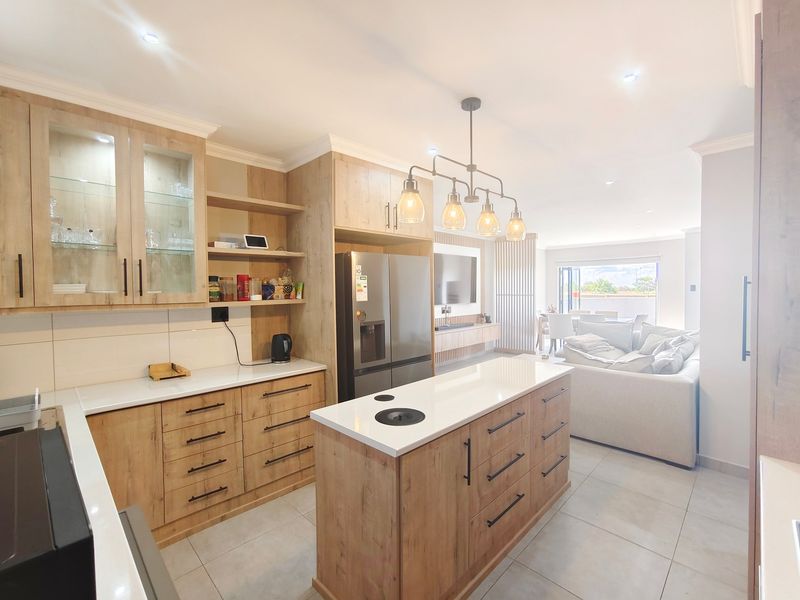 Townhouse For Sale In Bloemfontein - Photo 3