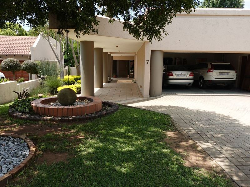 House For Sale In Pretoria - Photo 3