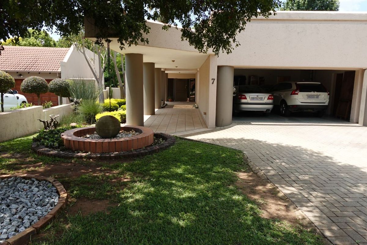 House For Sale In Pretoria - Photo 3