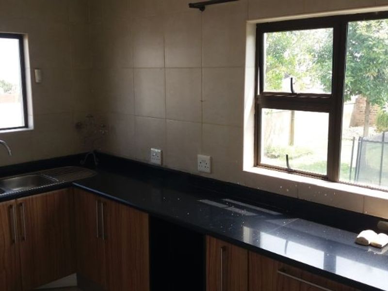 Cluster For Sale In Midrand - Photo 9