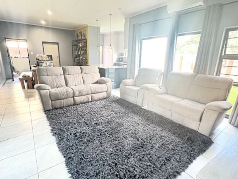 Townhouse For Sale In Midrand - Photo 8