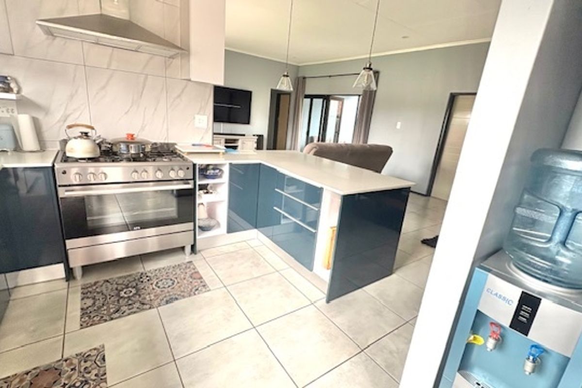 Townhouse For Sale In Midrand - Photo 3