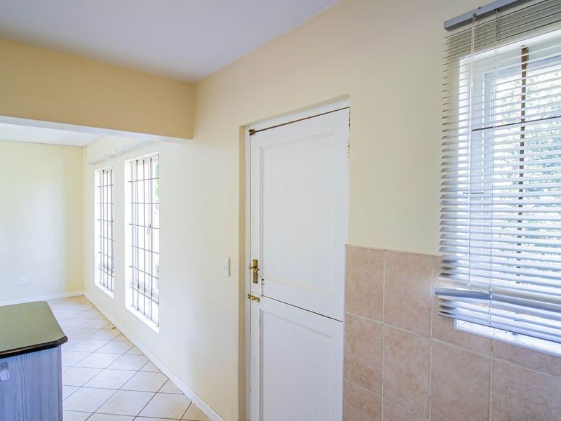 House Pending Sale In Midrand - Photo 10