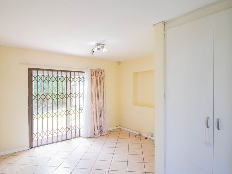House Pending Sale In Midrand - Photo 8