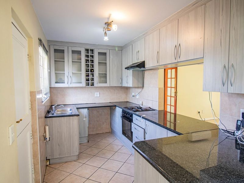 House Pending Sale In Midrand - Photo 3