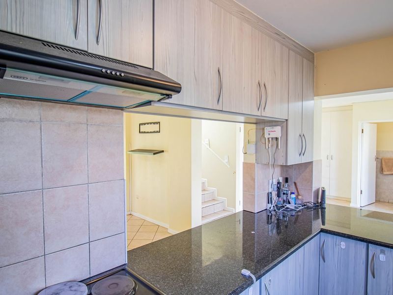 House Pending Sale In Midrand - Photo 4