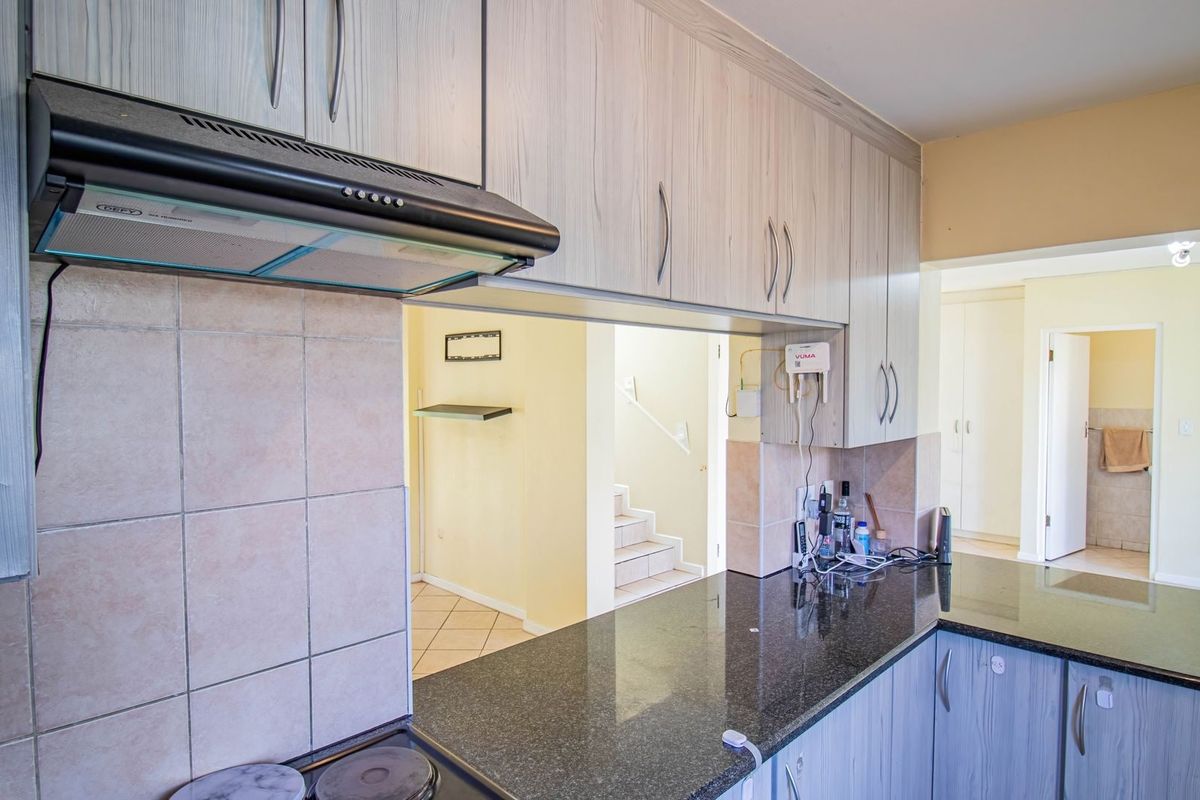 House Pending Sale In Midrand - Photo 4